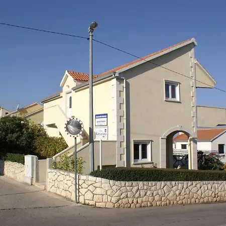 With Parking Space Supetar, Brac - 2850 דירה